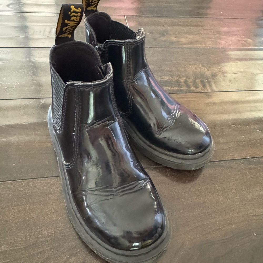 Dr. Martens JUNIOR 2976 PATENT CHELSEA BOOTS